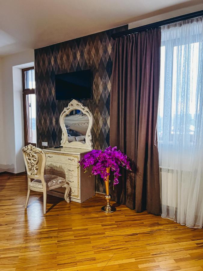 Castle Family Hotel Yerevan Exterior foto
