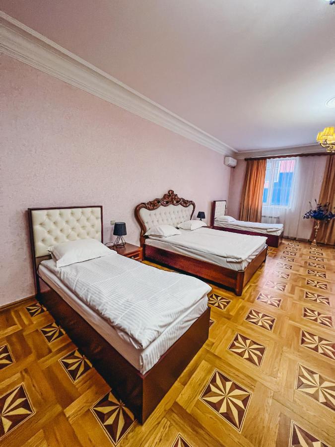 Castle Family Hotel Yerevan Exterior foto