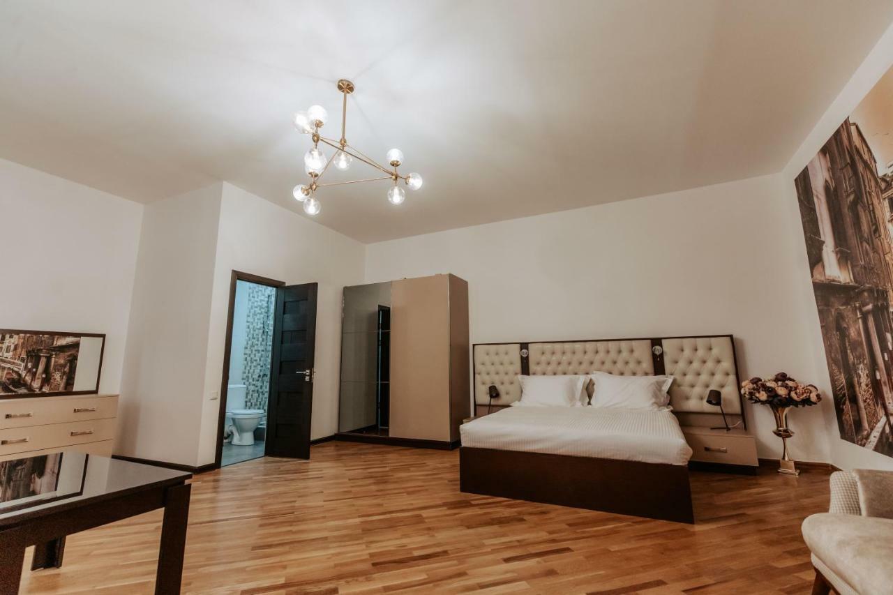 Castle Family Hotel Yerevan Exterior foto
