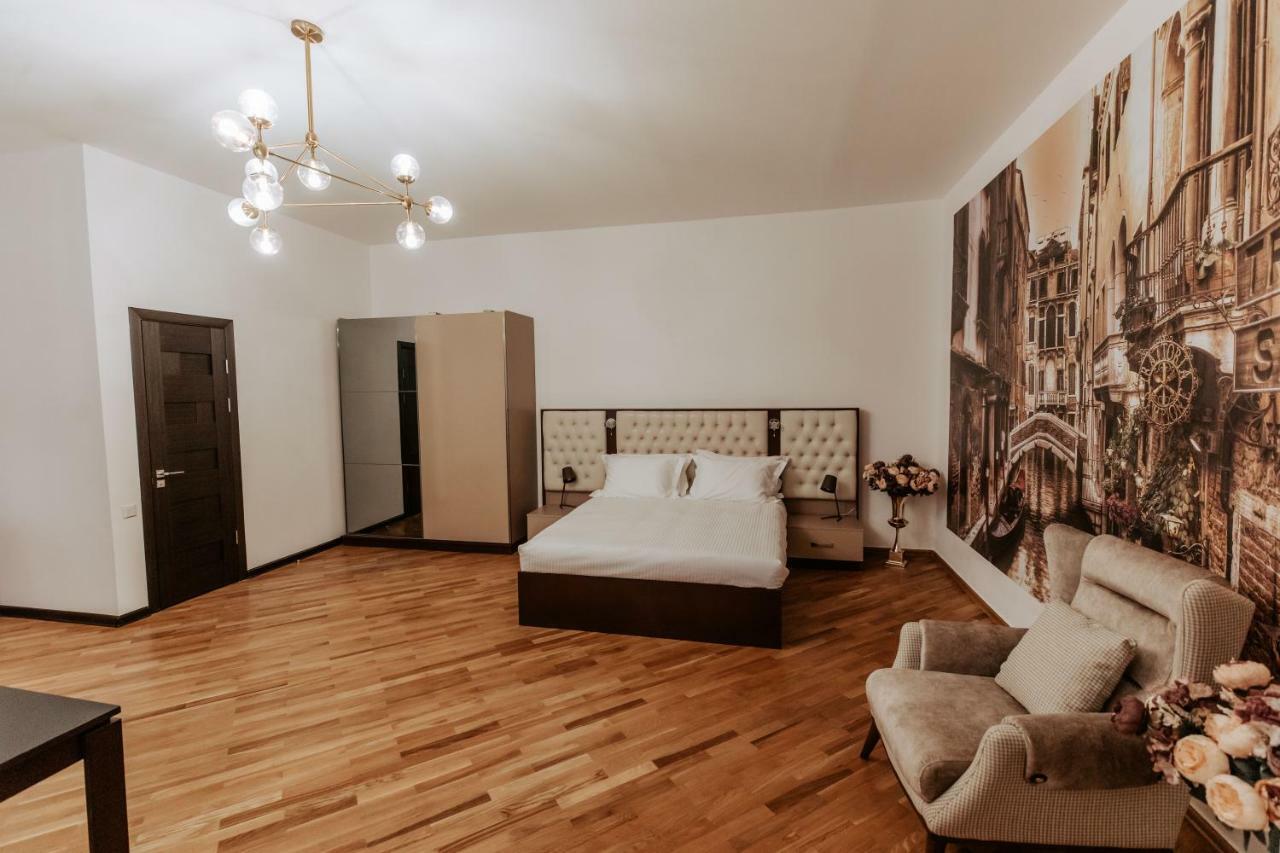 Castle Family Hotel Yerevan Exterior foto
