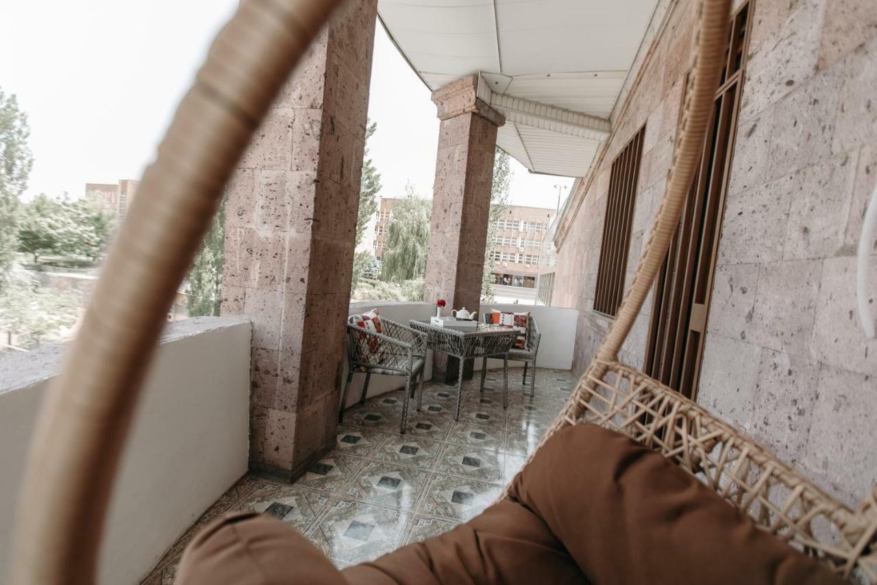 Castle Family Hotel Yerevan Exterior foto